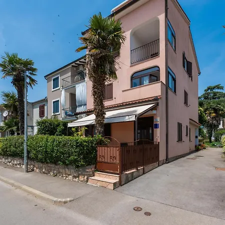 Blu Infinito Apartment&studios Homestay *