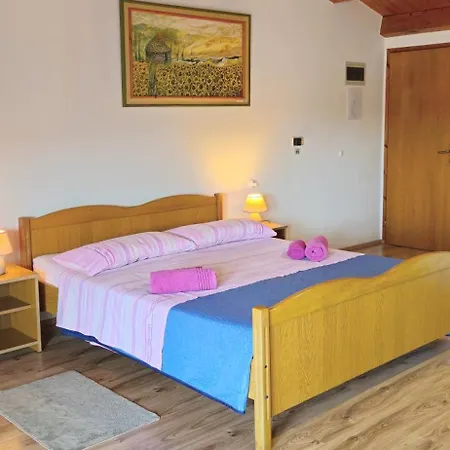 Blu Infinito Apartment&studios Pansiyon *