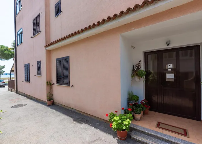 Blu Infinito Apartment&studios Homestay *