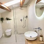 Blu Infinito Apartment&studios בית אירוח