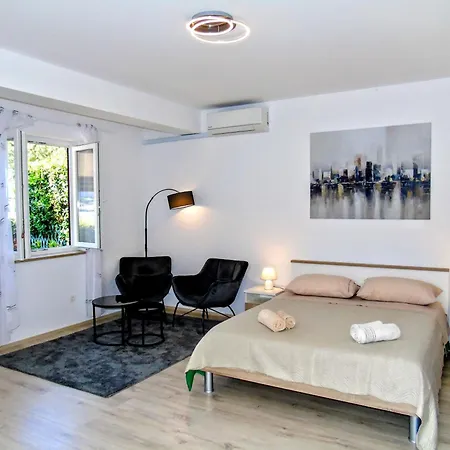 Blu Infinito Seaview Apartment&Studios