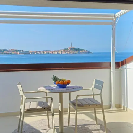شقة Blu Infinito Apartment&studios