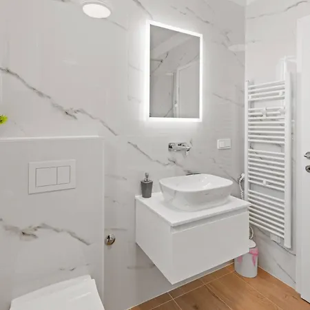 Blu Infinito Apartment&studios ホームステイ *